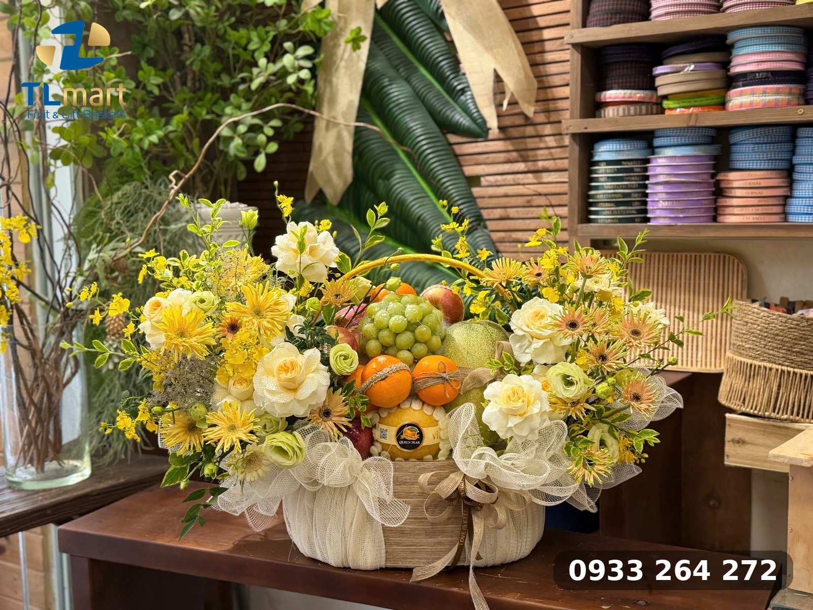 Giỏ Trái Cây Tân Gia Tại Vũng Tàu Giao Tận Nơi | TL Mart giỏ trái cây tân gia tại Vũng Tàu kết hoa vàng rực rỡ